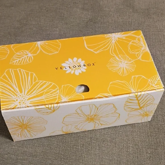 NEW Yellow Box Selma Flip Flops 8M - Picture 5 of 6